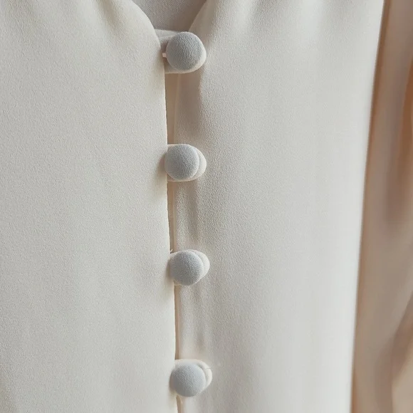 LOFT, Closed, Officewear, Workwear, thin straps, V-neckline, button closure Top - Picture 4 of 10